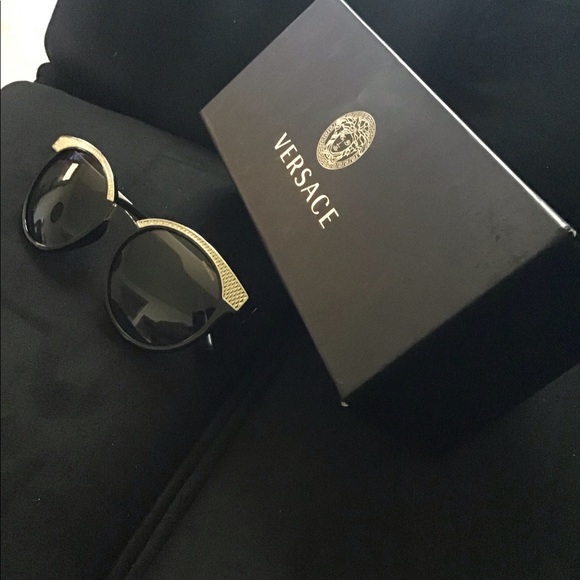 Versace Accessories - Versace Cat sun glasses